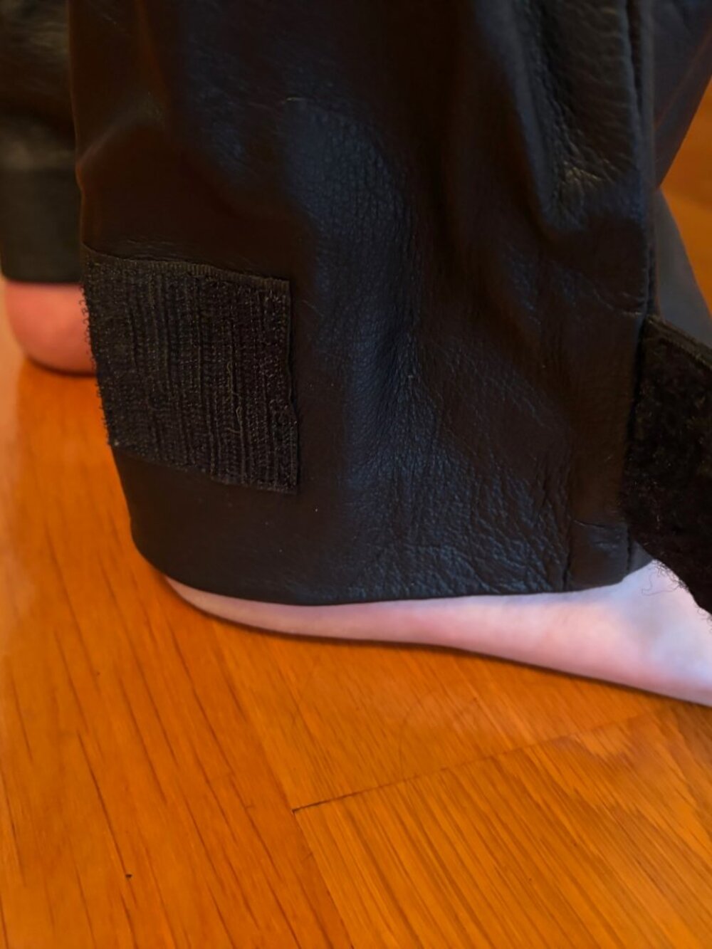 Vintage Black Leather Biker Pants Mens Size XS/S Motorcycle Quilted Knees Adjust - Picture 4 of 9